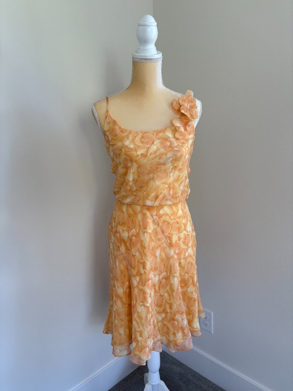 Vintage Kay Unger  Size 2 Yellow Floral Resort 100% Silk Dress Made in Korea